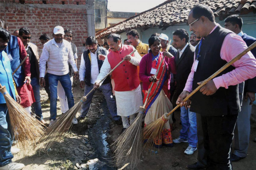 Jharkhand Chief Minister Raghubar Das during a cleanliness drive after oath taking ceremony in Ranchi, Dec. 28. (Press Trust of India)