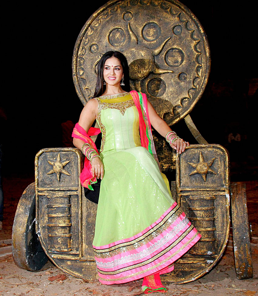 ALL WRAPPED UP: Sunny Leone on the sets of “Leela” in Mumbai, Feb. 4. (Press Trust of India)