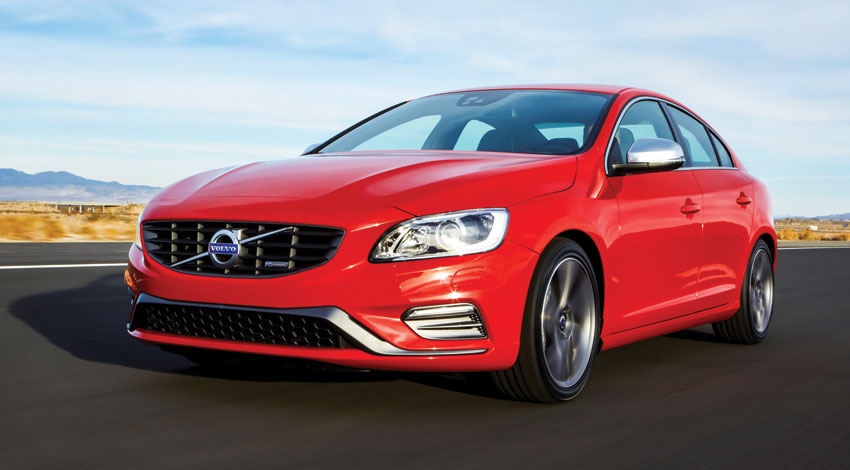 Exterior view of the 2015 Volvo S60. 