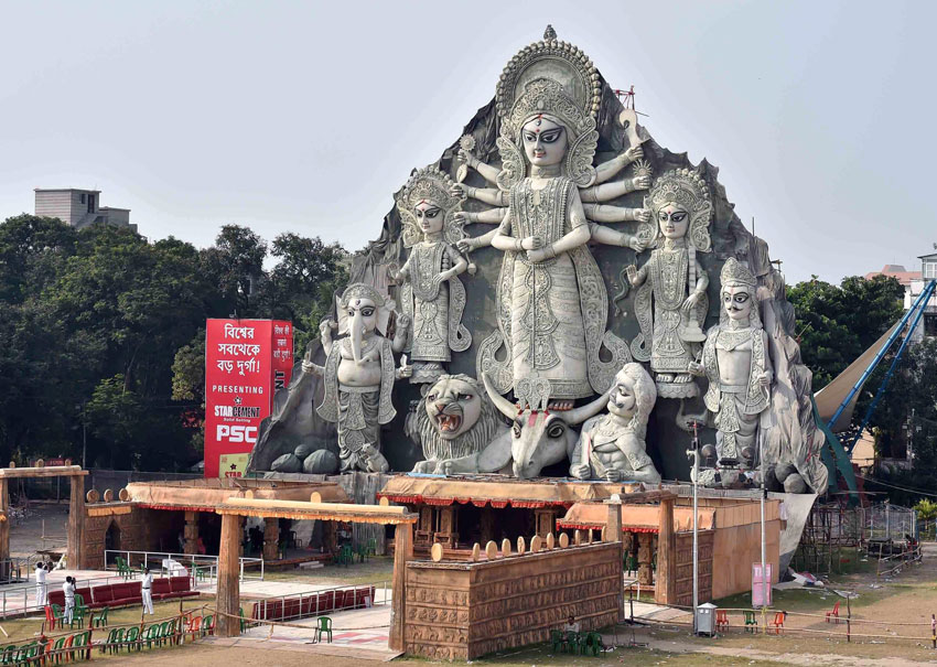 Viewing of the world's tallest Durga idol being closed for visitors at Deshapriya Park in South Kolkata, Oct. 19, following a mini-stampede the previous evening. (Swapan Mahapatra | PTI) 