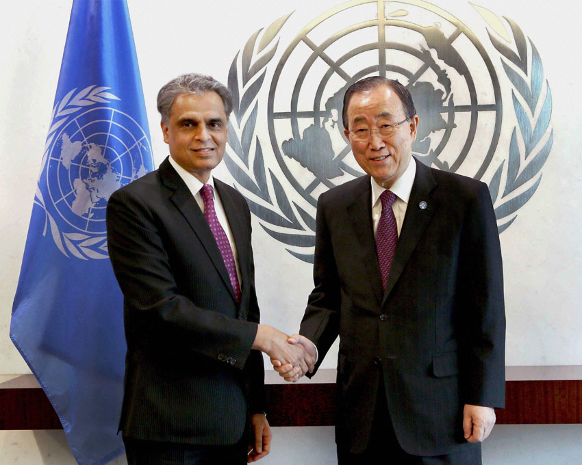 Ambassador Syed Akbaruddin, India's newly appointed Permanent Representative to the United Nations presents his credentials to the UN Secretary-General, Ban Ki-moon at a ceremony at the UN Secretariat in New York, Jan. 25. (Press Trust of India) 
