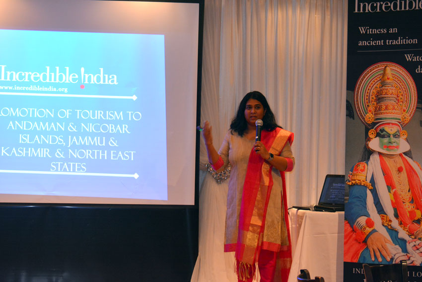 India Tourism Los Angeles assistant director Sandhya Haridas addressing the gathering of travel professionals at the Know India seminar at Amber in Los Altos, Calif., Mar. 7. (Amar D. Gupta | Siliconeer) 