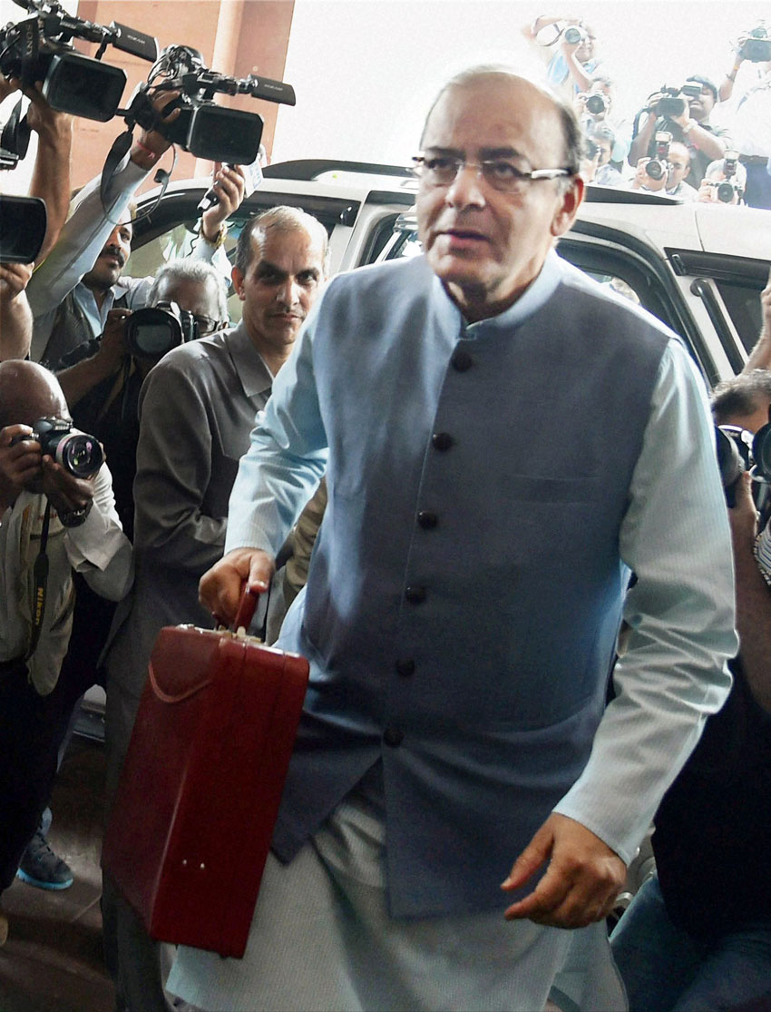 Indian Finance Minister Arun Jaitley arrives at Parliament House to present the Union budget 2016-17, in New Delhi, Feb. 29. (Atul Yadav | PTI) 