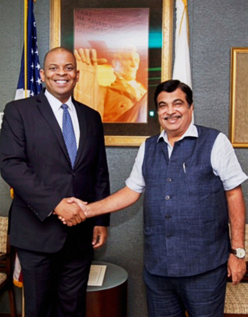 India’s Road Transport Minister Nitin Gadkari greets U.S. Transportation Secretary Anthony Foxx before their meeting in Washington, July 12. (Press Trust of India)
