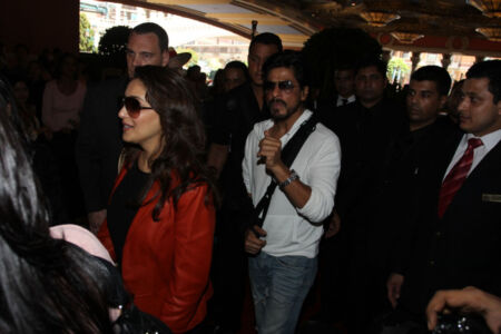 madhuri-dixit-nene-and-shah-rukh-khan-arrive-iifa-weekend-jpg